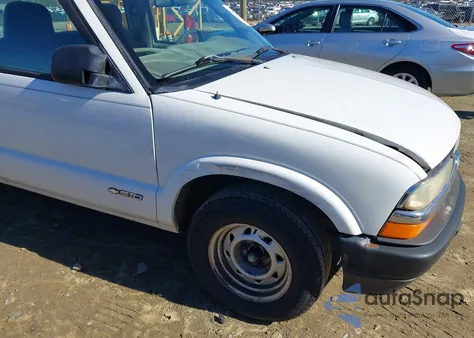 2002 Chevrolet S-10 z USA, uszkodzony, nr VIN 1GCCS145428255936